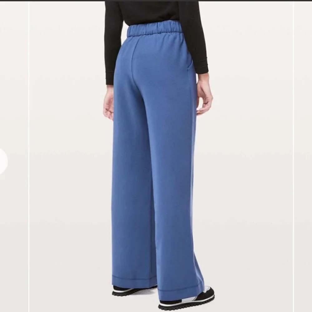 ** LULULEMON Noir Pants In Gatsby Blue Size 4- Price Firm (Popular ISO!)